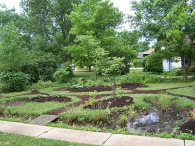 Photos Of Front Yards Turned Into Edible Gardens. ediblegarden8 Photos Of Front Yards Turned Into Edible Gardens.